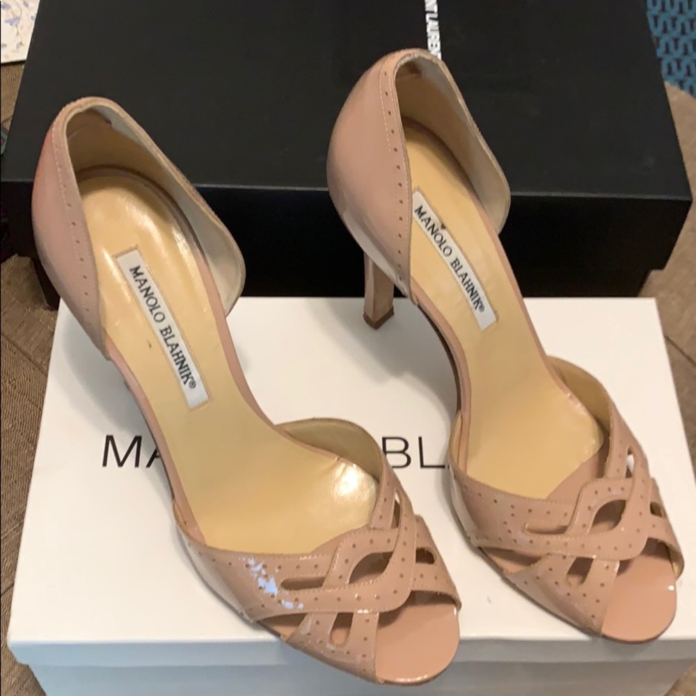 MANOLO BLAHNIK D’Orsay Peep Toe
